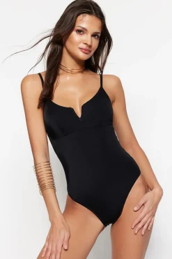 Trendyol Ba&ntilde;ador cl&aacute;sico escote en V^Mujer Baño