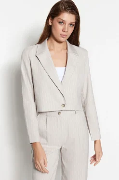 Trendyol Blazer corta^Mujer Chaquetas