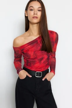 Trendyol Blusa escote asim&eacute;trico entallada^Mujer Camisas Y Blusas