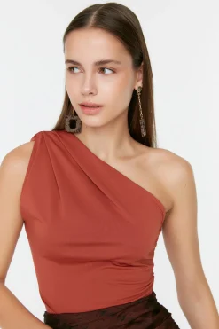 Trendyol Body ajustado asimétrico^Mujer Camisetas