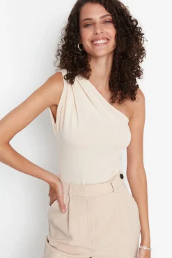 Trendyol Body ajustado asimétrico^Mujer Camisetas