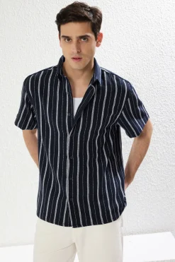 Trendyol Camisa oversize de manga corta^Hombre Camisas