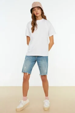 Trendyol Camiseta b&aacute;sica corte regular manga corta^Mujer Camisetas