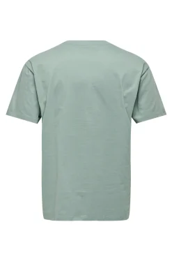 Only & Sons Camiseta de hombre relaxed fit. 100% algod&oacute;n org&aacute;nico.^Hombre Camisetas