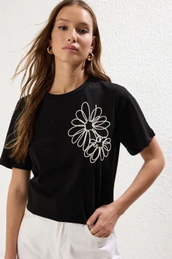 Trendyol Camiseta flor manga corta^Mujer Camisetas