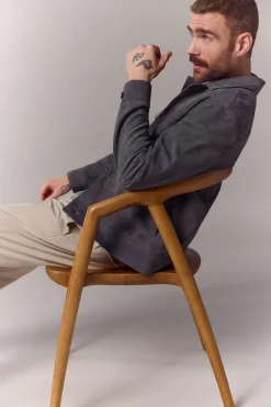 OOTO Cazadora ante^Hombre Cazadoras