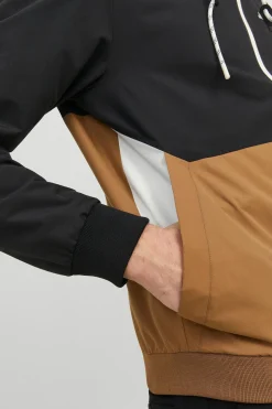 Jack & Jones Chaqueta ligera t&eacute;cnica con capucha^Hombre Cazadoras