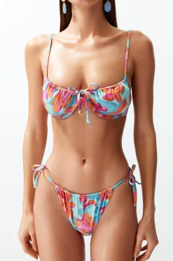 Trendyol Conjunto de bikini fruncido floral^Mujer Baño
