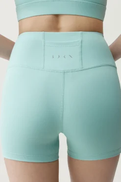 Born Living Yoga Pantal&oacute;n corto deportivo Deo claro^Mujer Deporte