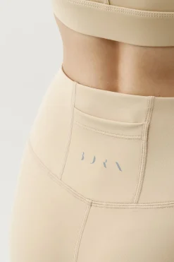 Born Living Yoga Pantal&oacute;n corto deportivo Deo^Mujer Deporte