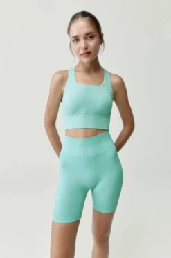 Born Living Yoga Pantalones cortos deportivos Eris claro^Mujer Deporte