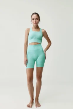 Born Living Yoga Pantalones cortos deportivos Eris claro^Mujer Deporte