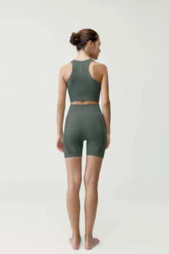 Born Living Yoga Pantalones cortos deportivos Eris verde^Mujer Deporte