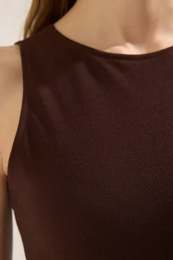 Trendyol Top sin mangas cintur&oacute;n^Mujer Camisetas