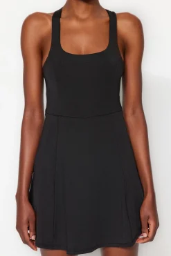 Trendyol Vetsido deportivo con pantalones cortos^Mujer Deporte